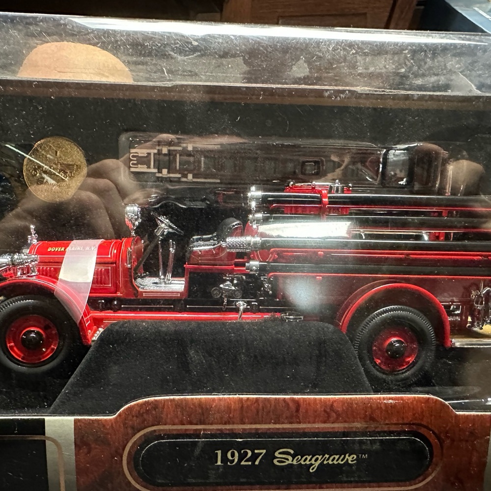 1927 Seagrave - Vintage Red Fire Truck Model